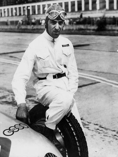 Tazio Nuvolari (geb. am 16. November 1892, gest. am 11. August 1953) ist mit 61 Grand Prix Siegen und internationalen Erfolgen einer der grössten Rennfahrer aller Zeiten.